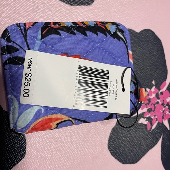 Campus ID holder - Picture 2 of 5